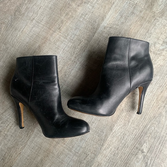 Black Banana Republic Booties Sz 7.5 - Picture 3 of 3